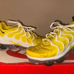 Nike Yellow Athletic Shoes with VaporMax Cushioning